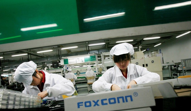 Trung Quốc khát nhân lực sản xuất iPhone, công ty thi nhau treo thưởng khủng để thu hút công nhân - Ảnh 2.