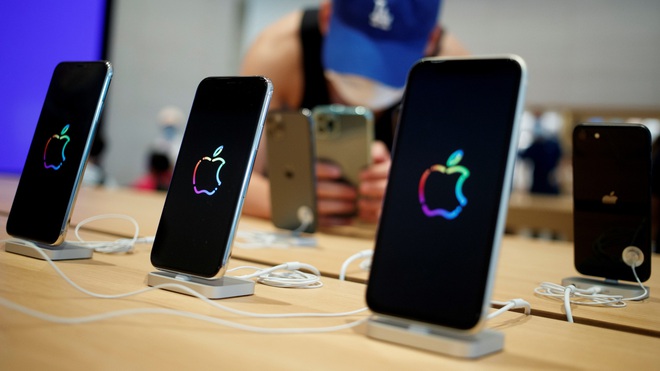 Trung Quốc khát nhân lực sản xuất iPhone, công ty thi nhau treo thưởng khủng để thu hút công nhân - Ảnh 1.