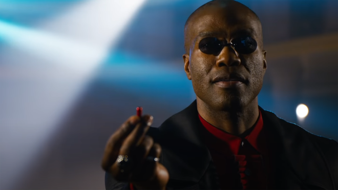 Soi trailer The Matrix: Resurrections: Neo trở lại và lợi hại hơn xưa, Trinity cũng hồi sinh nhưng thực chất là 1 agent? - Ảnh 12. Soi trailer The Matrix: Resurrections: Neo trở lại và lợi hại hơn xưa, Trinity cũng hồi sinh nhưng thực chất là 1 agent? - Ảnh 12.