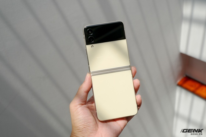 Nếu không thay đổi, iPhone có thể mất đi tập khách hàng Gen Z vào tay Galaxy Z Flip3 - Ảnh 2. Nếu không thay đổi, iPhone có thể mất đi tập khách hàng Gen Z vào tay Galaxy Z Flip3 - Ảnh 2.