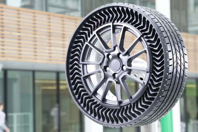 Michelin giới thiệu lốp xe không hơi, loại bỏ vĩnh viễn nỗi lo thủng lốp, xịt hơi - Ảnh 1. Michelin giới thiệu lốp xe không hơi, loại bỏ vĩnh viễn nỗi lo thủng lốp, xịt hơi - Ảnh 1.