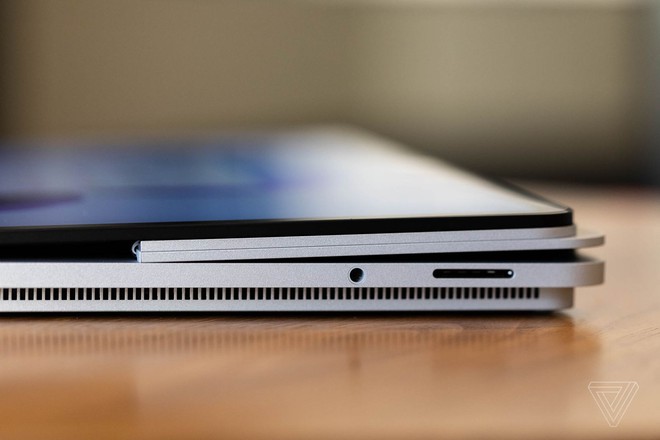 Cận cảnh Surface Laptop Studio: Thiết kế ấn tượng nhưng dày và nặng - Ảnh 7.