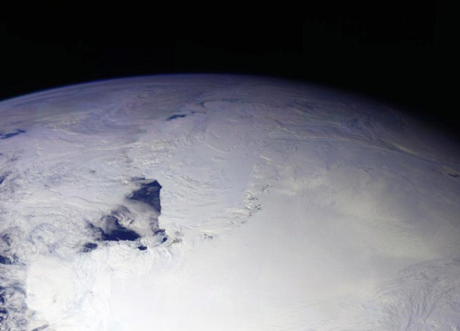 Lỗ thủng tầng ôzôn năm nay lớn hơn diện tích của Nam Cực - Ảnh 1.