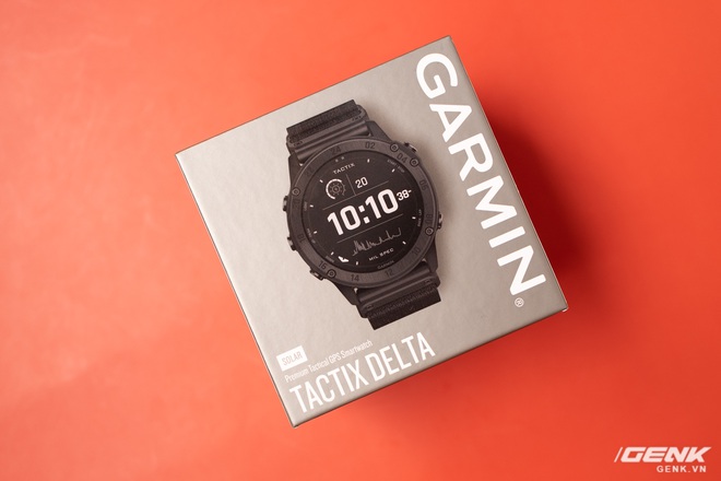 Mở hộp Garmin tactix Delta Solar: Đồng hồ thông minh phong cách quân đội, có chế độ giấu vị trí người dùng, xóa dữ liệu khi thiết bị rơi vào tay đối phương - Ảnh 1.
