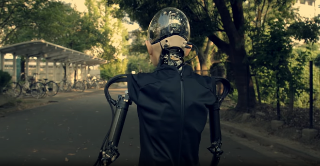 Nhật Bản đã tạo ra một chú robot con biết chớp mắt, có khuôn mặt đầy cảm xúc, trông vừa hiện đại vừa đáng sợ - Ảnh 5.