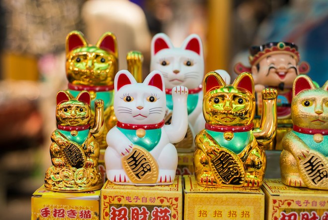 Maneki-Neko là gì? Hãy khám phá nguồn gốc hấp dẫn của chú mèo may mắn đến từ Nhật Bản - Ảnh 2. Maneki-Neko là gì? Hãy khám phá nguồn gốc hấp dẫn của chú mèo may mắn đến từ Nhật Bản - Ảnh 2.