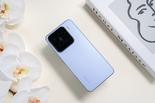 Cận cảnh Xiaomi 15 phiên bản "Ánh Bạc" với mặt lưng dòng chảy cực lạ mắt- Ảnh 15.