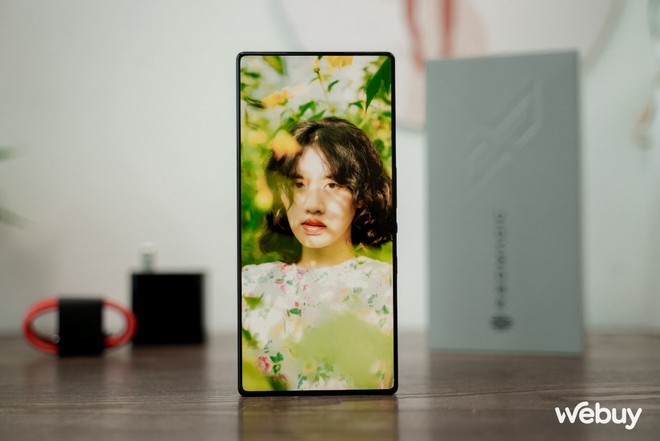 Trải nghiệm sớm REDMAGIC 10 Pro: Snapdragon 8 Elite, quạt tản nhiệt "xịn" kết hợp kim loại lỏng, thiết kế ngầu đúng chuẩn gaming phone, giá từ 17.99 triệu- Ảnh 16.