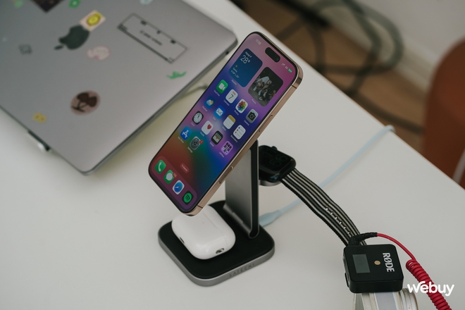 Đế sạc không dây cao cấp 3 trong 1 cho người dùng "hệ Táo": Sạc đồng thời iPhone, AirPods, Apple Watch, tặng kèm cả củ và dây sạc, giá 3,49 triệu đồng- Ảnh 12.