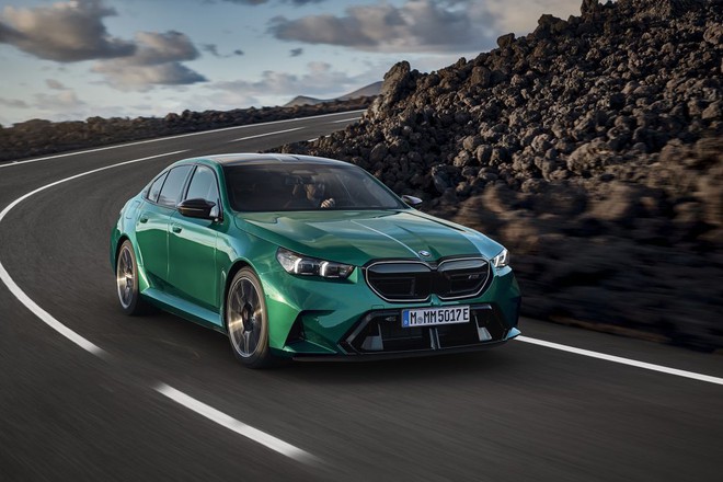 Cận cảnh BMW M5 Hybrid chuẩn bị ra mắt: Biểu của tượng hiệu suất cao hòa quyện cùng công nghệ xanh!- Ảnh 2.