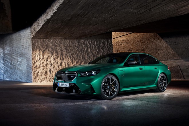 Cận cảnh BMW M5 Hybrid chuẩn bị ra mắt: Biểu của tượng hiệu suất cao hòa quyện cùng công nghệ xanh!- Ảnh 1.