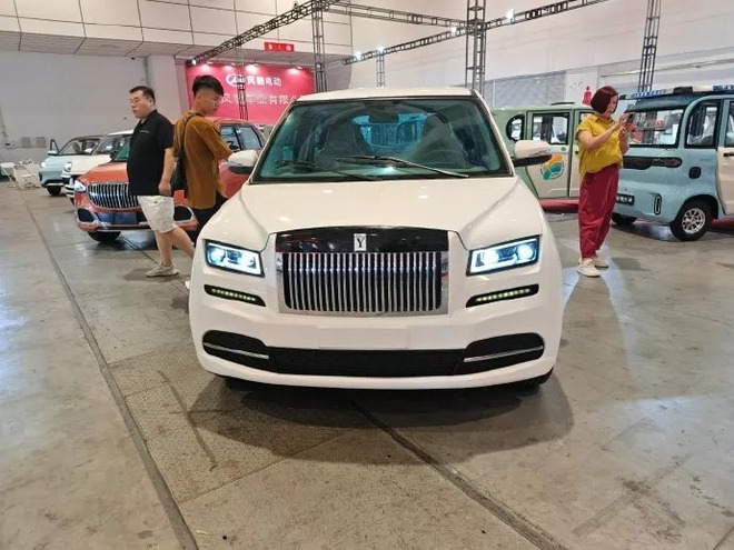 Xe 'siêu sang' giá rẻ bất ngờ: Trung Quốc tung ra loạt xe Rolls-Royce và Maybach phiên bản mini cho người 'sành điệu' nhưng ít tiền!- Ảnh 5.