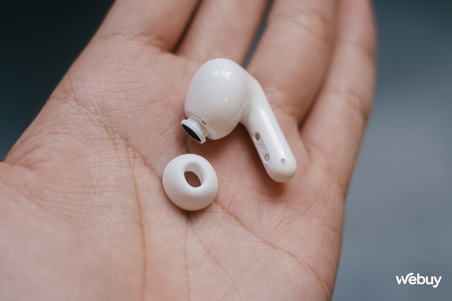 Trải nghiệm tai nghe không dây giá rẻ của Xiaomi: Thiết kế in-ear có chống ồn chủ động, chất âm khá, pin tới 42 giờ- Ảnh 9.