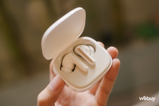 Trải nghiệm tai nghe không dây giá rẻ của Xiaomi: Thiết kế in-ear có chống ồn chủ động, chất âm khá, pin tới 42 giờ- Ảnh 6.