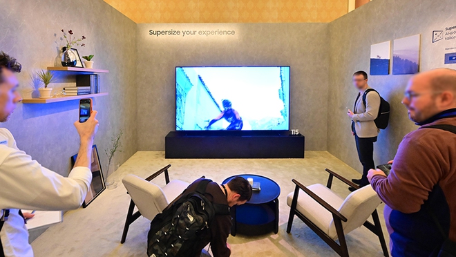 Samsung trình làng TV AI tìm thông tin bằng 1 click, màn hình 3D Hologram, tấm nền MicroLED trong suốt và nhiều công nghệ độc lạ khác- Ảnh 11.