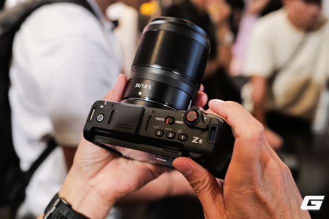 Nikon ZR chính thức ra mắt tại Việt Nam: Cinema Camera full-frame đầu tiên của Nikon sau khi thâu tóm RED, giá 61,99 triệu đồng- Ảnh 21. Nikon ZR chính thức ra mắt tại Việt Nam: Cinema Camera full-frame đầu tiên của Nikon sau khi thâu tóm RED, giá 61,99 triệu đồng- Ảnh 21.