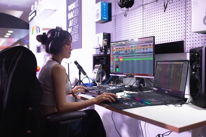 Sennheiser trình làng MOMENTUM 4 phiên bản giới hạn kỷ niệm 80 năm tại P.H.E Show 2025- Ảnh 7.