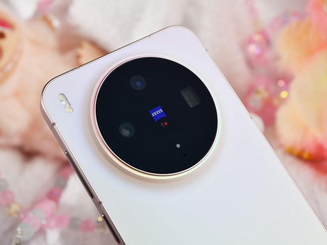 vivo ra mắt flagship X300 series mới toanh: Camera vẫn "đỉnh của chóp", giá từ 16 triệu đồng, chuẩn bị bán chính hãng tại Việt Nam- Ảnh 9.