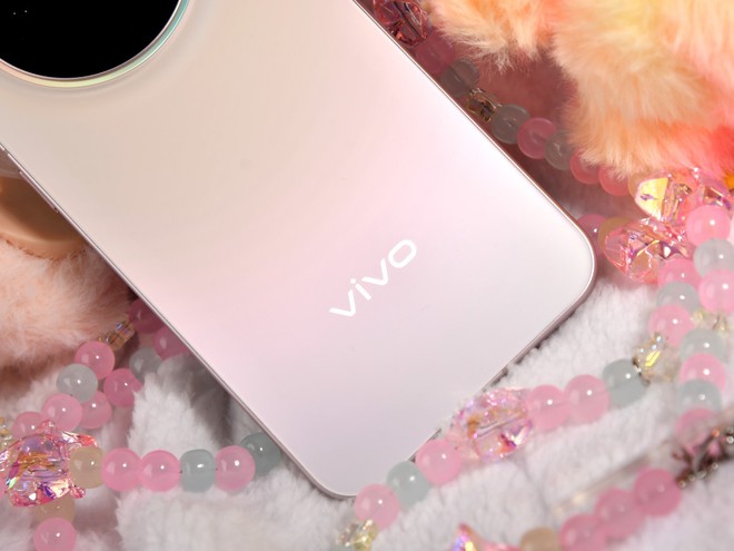 vivo ra mắt flagship X300 series mới toanh: Camera vẫn "đỉnh của chóp", giá từ 16 triệu đồng, chuẩn bị bán chính hãng tại Việt Nam- Ảnh 7.