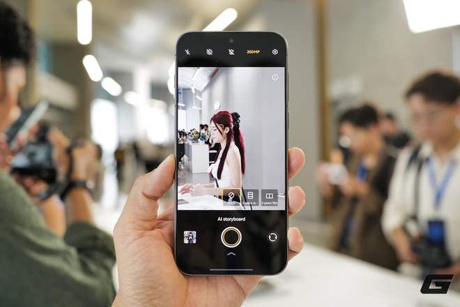 Trên tay vivo X300 và X300 Pro: Thiết kế vuông vắn, camera ZEISS cực xịn, có cả phụ kiện zoom siêu xa cho ai thích "bắn tỉa"- Ảnh 9.