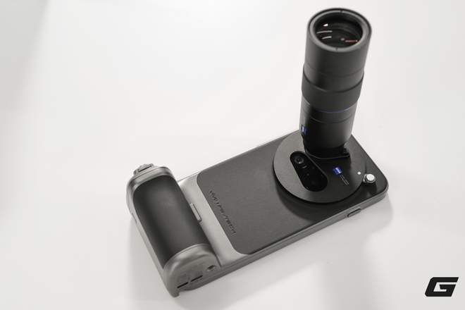 Trên tay vivo X300 và X300 Pro: Thiết kế vuông vắn, camera ZEISS cực xịn, có cả phụ kiện zoom siêu xa cho ai thích "bắn tỉa"- Ảnh 11.