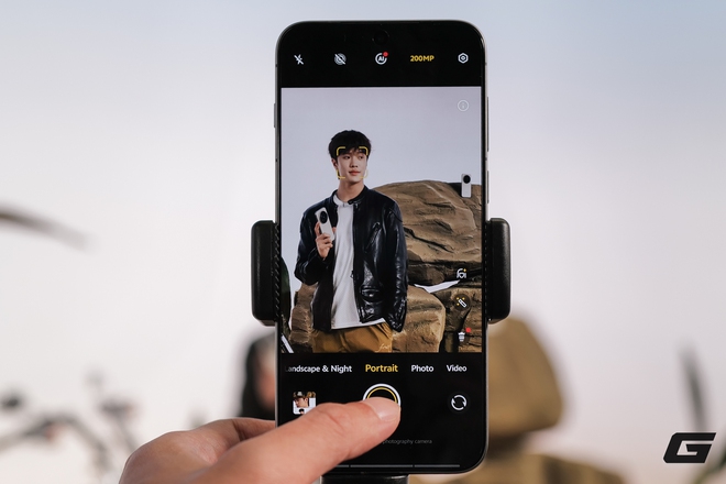 Trên tay vivo X300 và X300 Pro: Thiết kế vuông vắn, camera ZEISS cực xịn, có cả phụ kiện zoom siêu xa cho ai thích "bắn tỉa"- Ảnh 29.