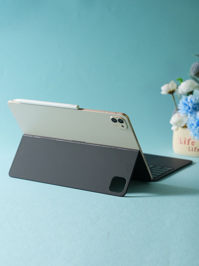Ra mắt máy tính bảng mạnh nhất thế giới, giá chỉ ngang iPad Air nhưng mạnh hơn iPad Pro M5- Ảnh 7. Ra mắt máy tính bảng mạnh nhất thế giới, giá chỉ ngang iPad Air nhưng mạnh hơn iPad Pro M5- Ảnh 7.