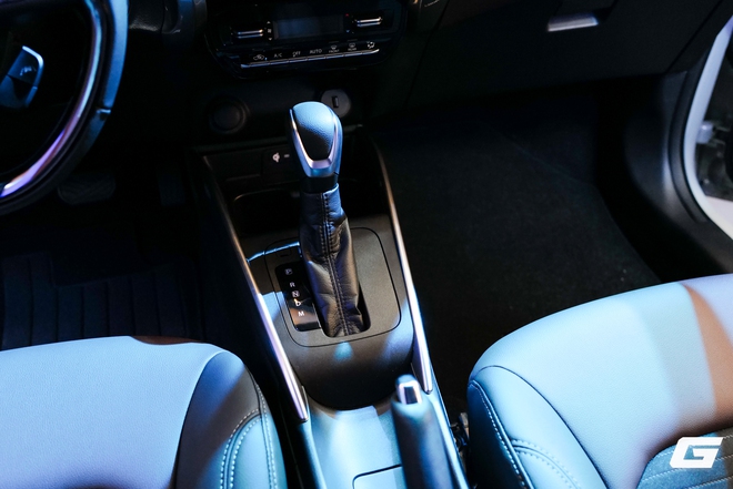 Suzuki Fronx ra mắt tại Việt Nam: SUV coupe đầu tiên của Suzuki, giá từ 520 triệu đồng, có bản hybrid và ADAS- Ảnh 6. Suzuki Fronx ra mắt tại Việt Nam: SUV coupe đầu tiên của Suzuki, giá từ 520 triệu đồng, có bản hybrid và ADAS- Ảnh 6.