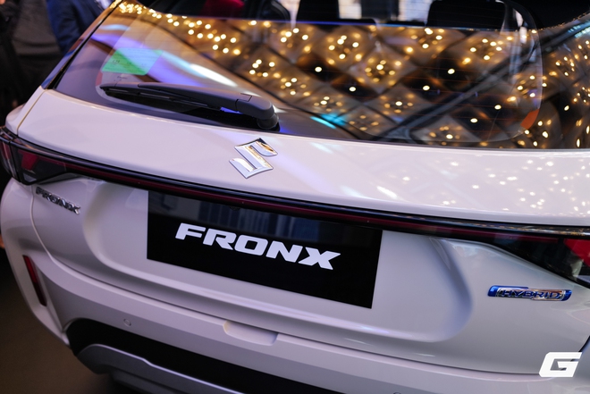 Suzuki Fronx ra mắt tại Việt Nam: SUV coupe đầu tiên của Suzuki, giá từ 520 triệu đồng, có bản hybrid và ADAS- Ảnh 27. Suzuki Fronx ra mắt tại Việt Nam: SUV coupe đầu tiên của Suzuki, giá từ 520 triệu đồng, có bản hybrid và ADAS- Ảnh 27.