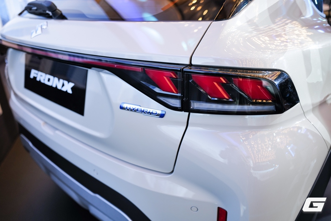 Suzuki Fronx ra mắt tại Việt Nam: SUV coupe đầu tiên của Suzuki, giá từ 520 triệu đồng, có bản hybrid và ADAS- Ảnh 29. Suzuki Fronx ra mắt tại Việt Nam: SUV coupe đầu tiên của Suzuki, giá từ 520 triệu đồng, có bản hybrid và ADAS- Ảnh 29.