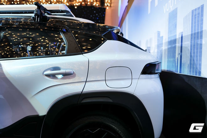 Suzuki Fronx ra mắt tại Việt Nam: SUV coupe đầu tiên của Suzuki, giá từ 520 triệu đồng, có bản hybrid và ADAS- Ảnh 30. Suzuki Fronx ra mắt tại Việt Nam: SUV coupe đầu tiên của Suzuki, giá từ 520 triệu đồng, có bản hybrid và ADAS- Ảnh 30.