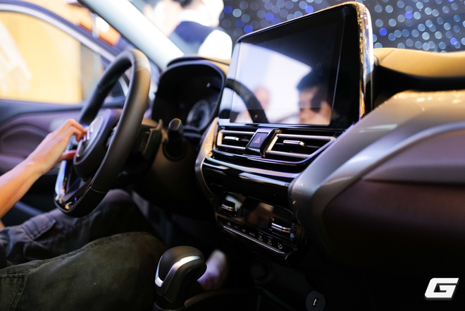 Suzuki Fronx ra mắt tại Việt Nam: SUV coupe đầu tiên của Suzuki, giá từ 520 triệu đồng, có bản hybrid và ADAS- Ảnh 13. Suzuki Fronx ra mắt tại Việt Nam: SUV coupe đầu tiên của Suzuki, giá từ 520 triệu đồng, có bản hybrid và ADAS- Ảnh 13.