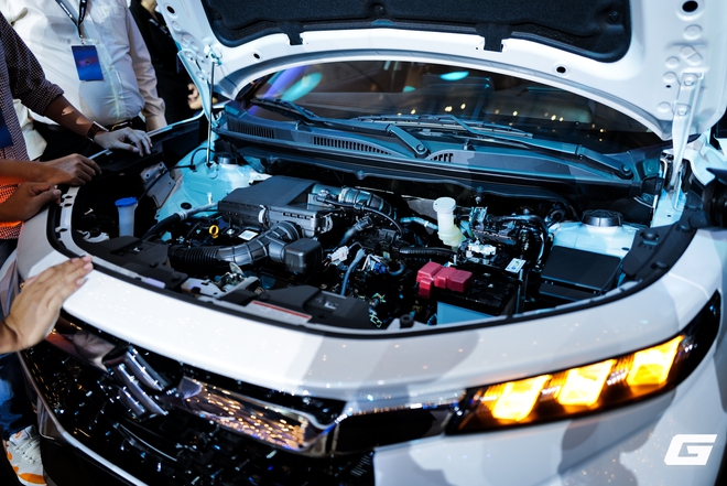 Suzuki Fronx ra mắt tại Việt Nam: SUV coupe đầu tiên của Suzuki, giá từ 520 triệu đồng, có bản hybrid và ADAS- Ảnh 15. Suzuki Fronx ra mắt tại Việt Nam: SUV coupe đầu tiên của Suzuki, giá từ 520 triệu đồng, có bản hybrid và ADAS- Ảnh 15.