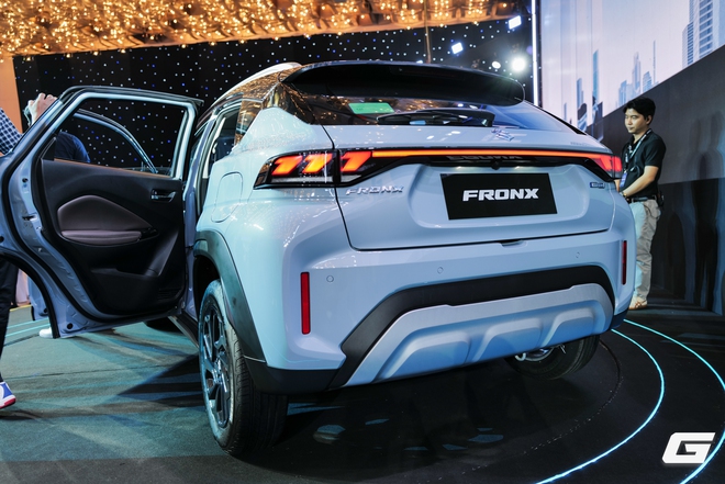 Suzuki Fronx ra mắt tại Việt Nam: SUV coupe đầu tiên của Suzuki, giá từ 520 triệu đồng, có bản hybrid và ADAS- Ảnh 22. Suzuki Fronx ra mắt tại Việt Nam: SUV coupe đầu tiên của Suzuki, giá từ 520 triệu đồng, có bản hybrid và ADAS- Ảnh 22.