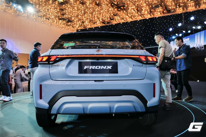 Suzuki Fronx ra mắt tại Việt Nam: SUV coupe đầu tiên của Suzuki, giá từ 520 triệu đồng, có bản hybrid và ADAS- Ảnh 21. Suzuki Fronx ra mắt tại Việt Nam: SUV coupe đầu tiên của Suzuki, giá từ 520 triệu đồng, có bản hybrid và ADAS- Ảnh 21.