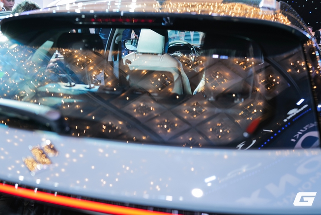 Suzuki Fronx ra mắt tại Việt Nam: SUV coupe đầu tiên của Suzuki, giá từ 520 triệu đồng, có bản hybrid và ADAS- Ảnh 20. Suzuki Fronx ra mắt tại Việt Nam: SUV coupe đầu tiên của Suzuki, giá từ 520 triệu đồng, có bản hybrid và ADAS- Ảnh 20.