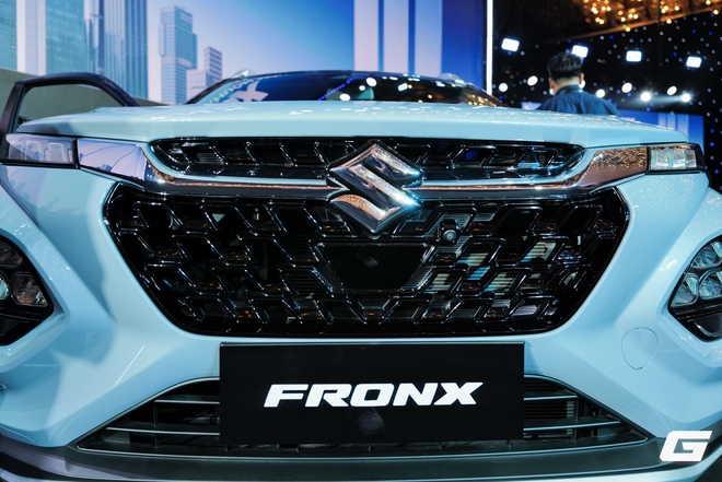 Suzuki Fronx ra mắt tại Việt Nam: SUV coupe đầu tiên của Suzuki, giá từ 520 triệu đồng, có bản hybrid và ADAS- Ảnh 18. Suzuki Fronx ra mắt tại Việt Nam: SUV coupe đầu tiên của Suzuki, giá từ 520 triệu đồng, có bản hybrid và ADAS- Ảnh 18.