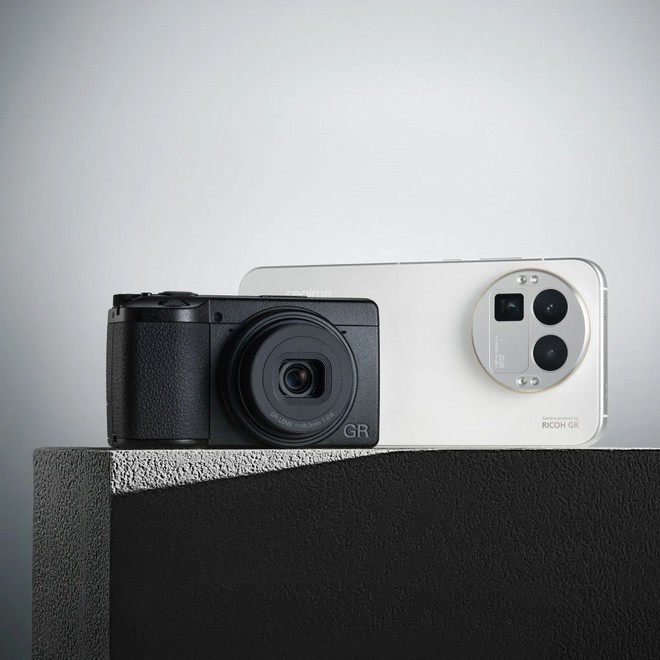 realme ra mắt flagship "thay được" camera: Snapdragon 8 Elite Gen 5, chụp đẹp như máy ảnh, pin 7.000mAh mà giá chỉ hơn 14 triệu đồng- Ảnh 5. realme ra mắt flagship "thay được" camera: Snapdragon 8 Elite Gen 5, chụp đẹp như máy ảnh, pin 7.000mAh mà giá chỉ hơn 14 triệu đồng- Ảnh 5.