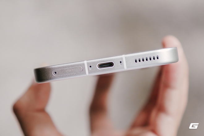Trên tay iQOO 15: Điện thoại mới của vivo với chip Snapdragon 8 Elite Gen 5, pin 7.000mAh, có tính năng của flagship 30 triệu nhưng giá chỉ bằng một nửa- Ảnh 10. Trên tay iQOO 15: Điện thoại mới của vivo với chip Snapdragon 8 Elite Gen 5, pin 7.000mAh, có tính năng của flagship 30 triệu nhưng giá chỉ bằng một nửa- Ảnh 10.