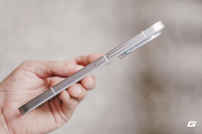 Trên tay iQOO 15: Điện thoại mới của vivo với chip Snapdragon 8 Elite Gen 5, pin 7.000mAh, có tính năng của flagship 30 triệu nhưng giá chỉ bằng một nửa- Ảnh 9. Trên tay iQOO 15: Điện thoại mới của vivo với chip Snapdragon 8 Elite Gen 5, pin 7.000mAh, có tính năng của flagship 30 triệu nhưng giá chỉ bằng một nửa- Ảnh 9.