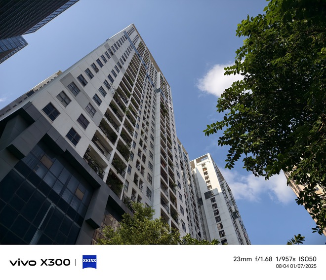 Điện thoại flagship nhỏ gọn chụp ảnh đẹp nhất- Ảnh 9. Điện thoại flagship nhỏ gọn chụp ảnh đẹp nhất- Ảnh 9.