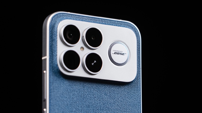Ảnh thực tế điện thoại Lamborghini "Pro Max" của Xiaomi vừa ra mắt- Ảnh 19. Ảnh thực tế điện thoại Lamborghini "Pro Max" của Xiaomi vừa ra mắt- Ảnh 19.