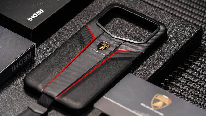 Ảnh thực tế điện thoại Lamborghini "Pro Max" của Xiaomi vừa ra mắt- Ảnh 9. Ảnh thực tế điện thoại Lamborghini "Pro Max" của Xiaomi vừa ra mắt- Ảnh 9.