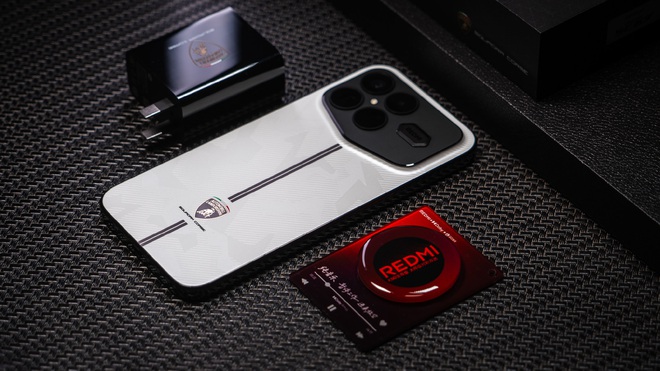 Ảnh thực tế điện thoại Lamborghini "Pro Max" của Xiaomi vừa ra mắt- Ảnh 13. Ảnh thực tế điện thoại Lamborghini "Pro Max" của Xiaomi vừa ra mắt- Ảnh 13.