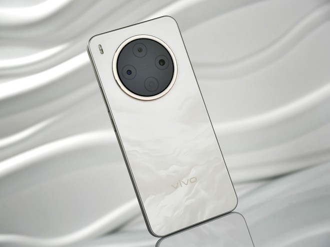 vivo chuẩn bị ra mắt điện thoại giá rẻ thiết kế như X300, camera 200 "chấm", pin 7.000mAh, chống nước IP69 - Ảnh 3.