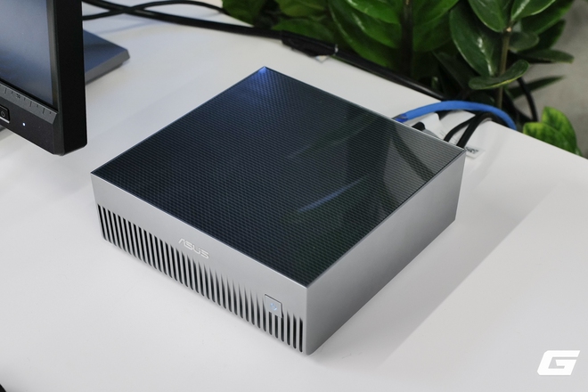 Cận cảnh chiếc máy tính để bàn siêu nhỏ gọn nhưng hiệu năng AI lên đến 1 petaFLOP - Ảnh 8.