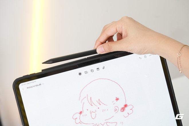 Bỏ Magic Keyboard, tôi thử biến iPad Pro M4 thành workstation với chiếc bàn phím này và kết quả vượt kỳ vọng! - Ảnh 15.