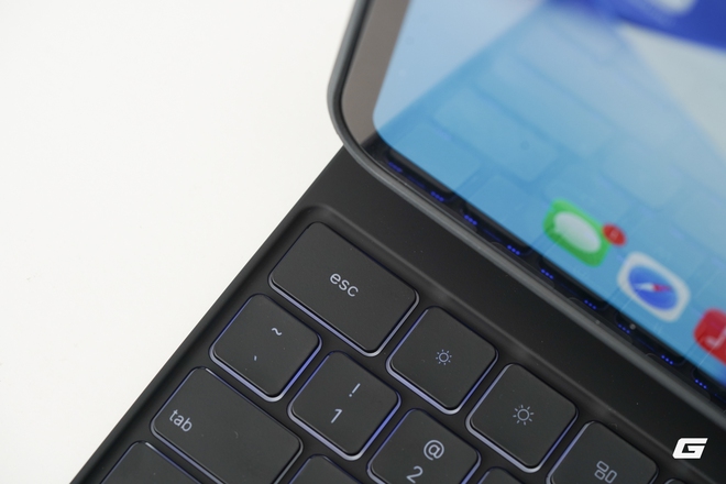 Bỏ Magic Keyboard, tôi thử biến iPad Pro M4 thành workstation với chiếc bàn phím này và kết quả vượt kỳ vọng! - Ảnh 9.