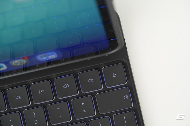 Bỏ Magic Keyboard, tôi thử biến iPad Pro M4 thành workstation với chiếc bàn phím này và kết quả vượt kỳ vọng! - Ảnh 8.
