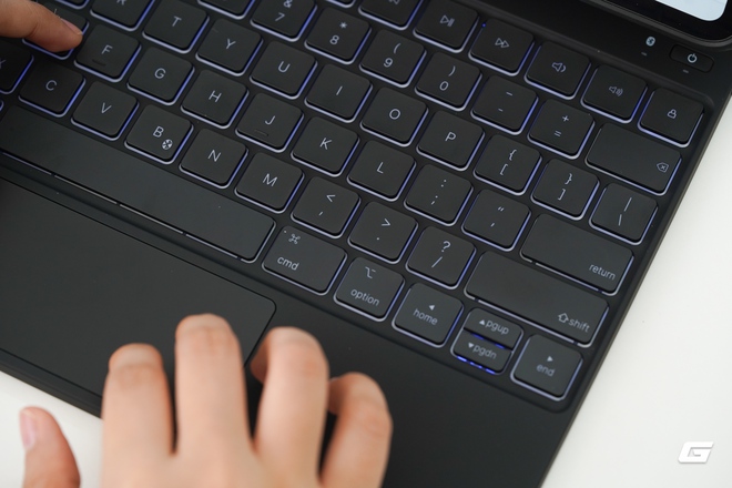 Bỏ Magic Keyboard, tôi thử biến iPad Pro M4 thành workstation với chiếc bàn phím này và kết quả vượt kỳ vọng! - Ảnh 6.